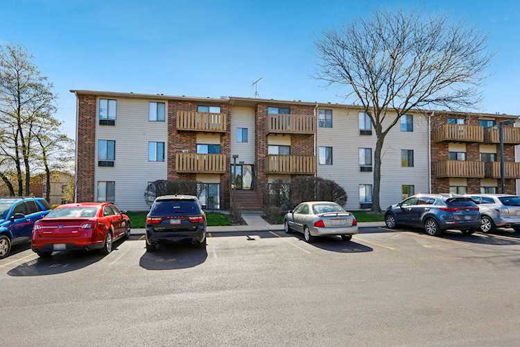 746-56 Prescott Dr #201 Roselle, IL 60172