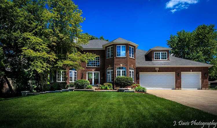 325 Williams St Roselle, IL 60172