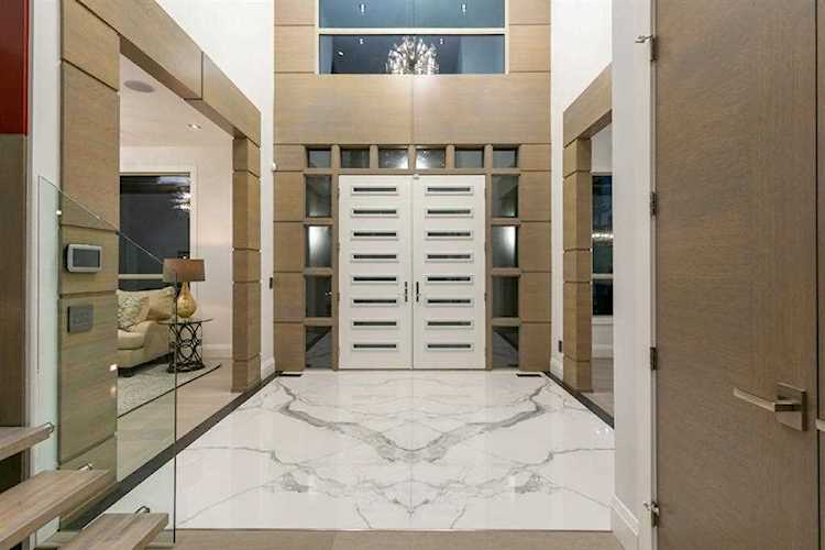1420 20 St NW Calgary, AB T2N 2K6