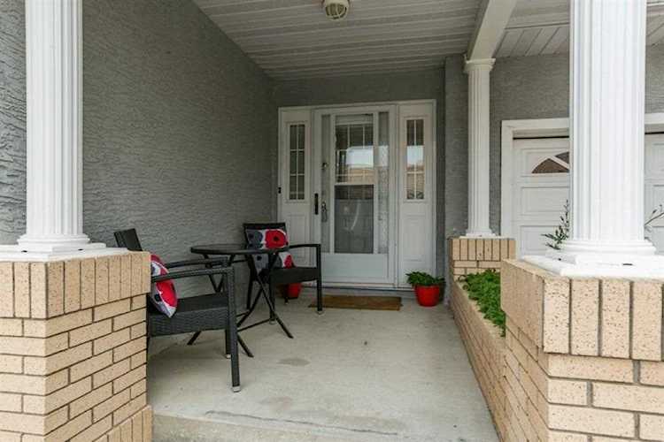 12 Christie Park Terrace SW Calgary, AB T3H 3B4