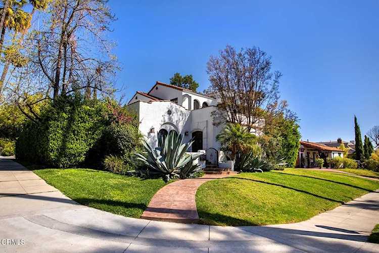 1236 N Maryland Avenue Glendale, CA 91207