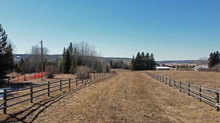 194207 Priddis Valley Rd W Rural Foothills County, AB T0L 1W0