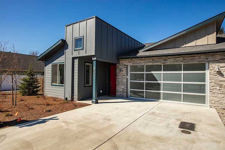 9413 La Costa Ct Hayden, ID 83835