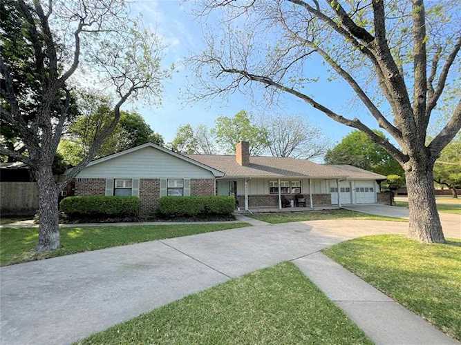 1202 Glenhaven Drive Cleburne, TX 76033