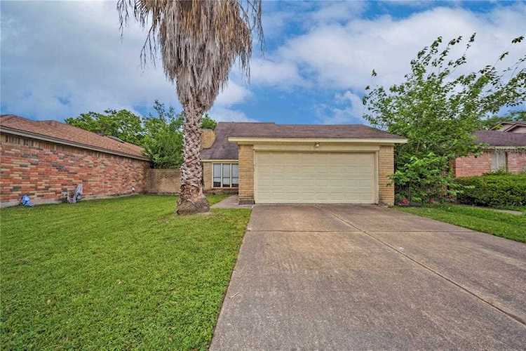 10734 Buffalo Bend Dr Houston, TX 77064