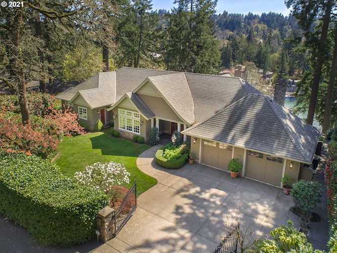 584 Ridgeway Rd Lake Oswego, OR 97034