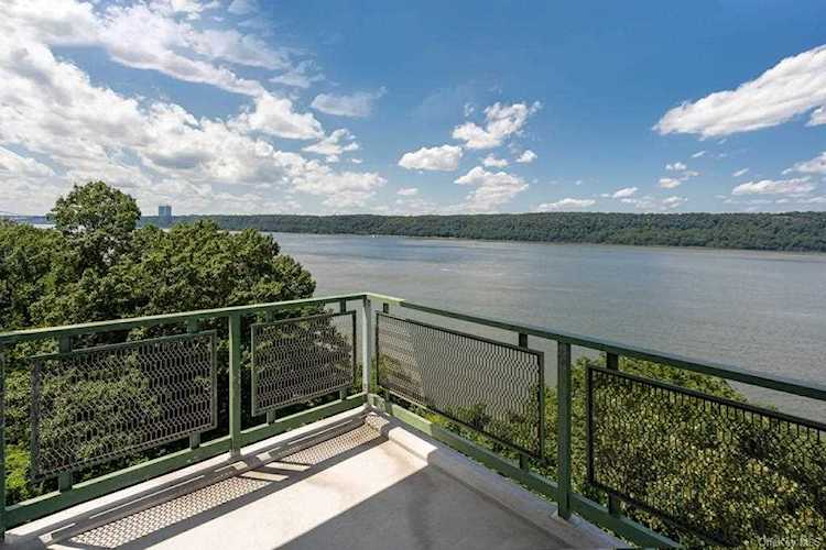 2621 Palisade Avenue #2B Bronx, NY 10463