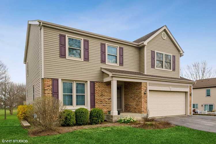 95 Rosewood Dr Roselle, IL 60172