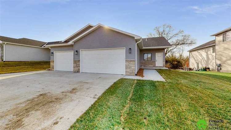 7811 Renatta Dr Lincoln, NE 68516 | MLS 22028909 Photo 1