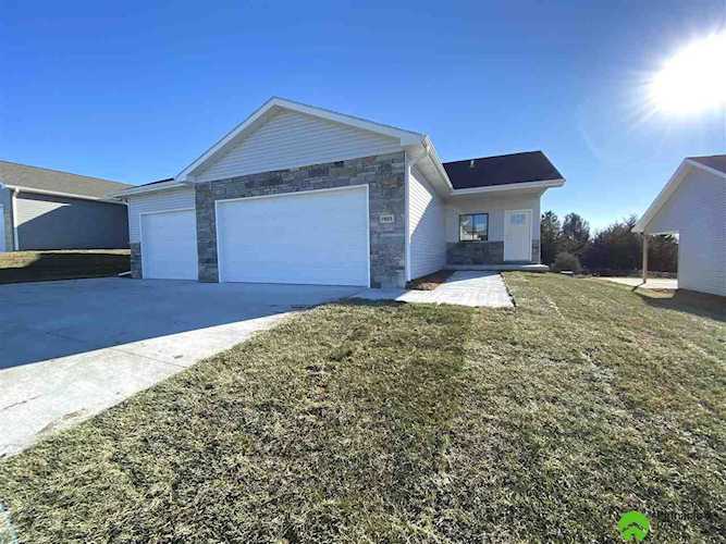 7821 Renatta Dr Lincoln, NE 68516 | MLS 22028910 Photo 1