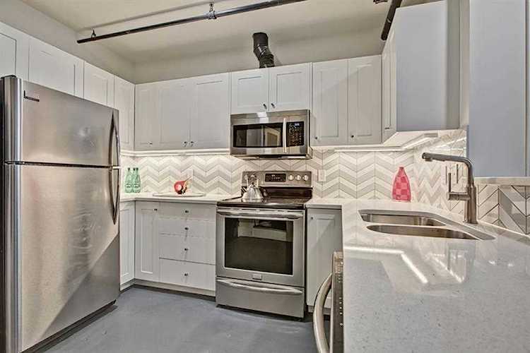 220 11 Ave SE #313 Calgary, AB T2G 0X8