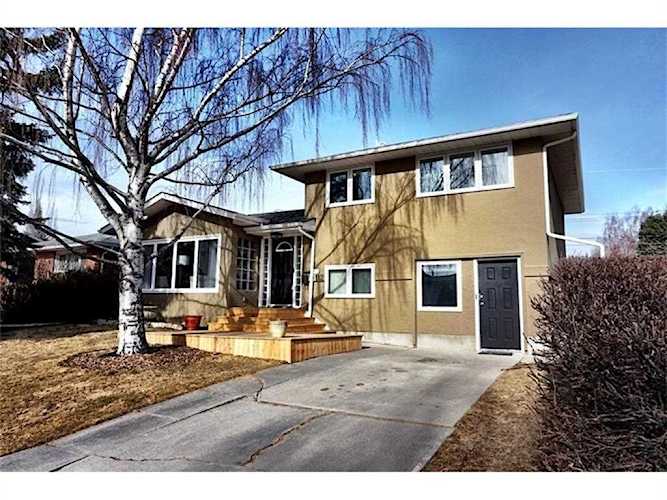 112 Brown Crescent Calgary, AB T2L 1N5