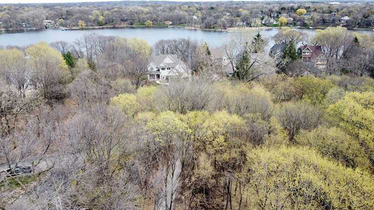 371 Joanna Drive Chanhassen, MN 55317