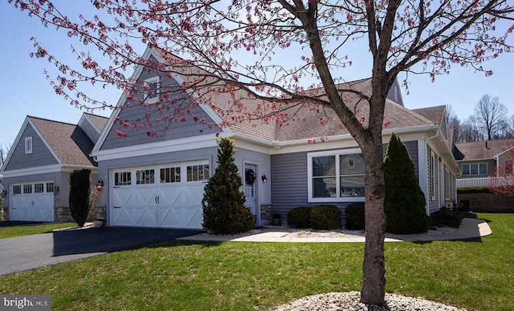 1014 English DrCornwall Boro (13212)Beautiful, well cared for end-unit villa, nestled in Alden Place at Cornwall (55+ community). This...$250,000 Photo 1