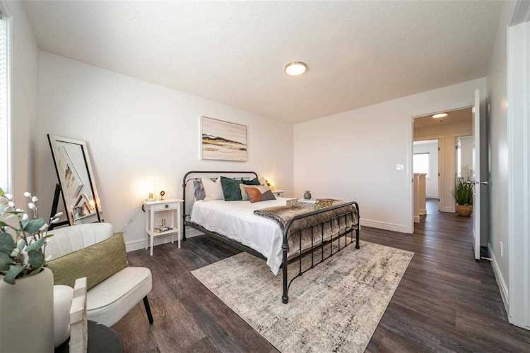 # 22 15151 43 Street Edmonton, AB T5Y 0L3