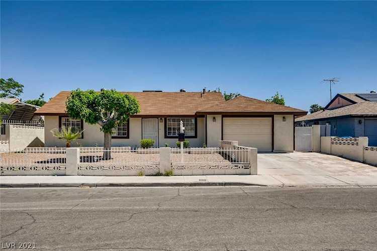 45 Sabino Circle Las Vegas, NV 89110