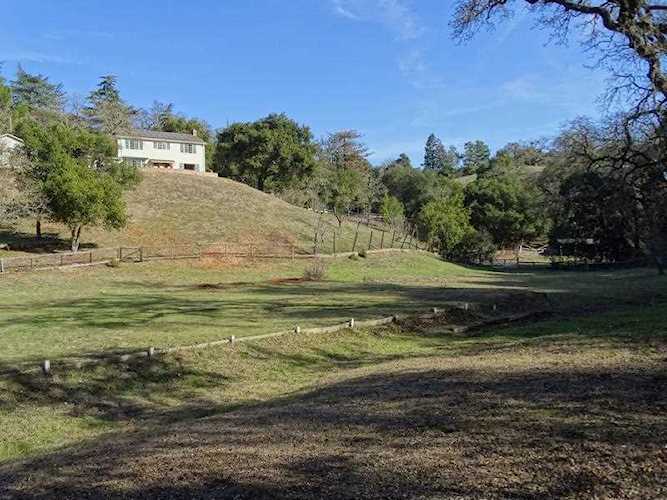 23219 Ravensbury Ave Los Altos Hills, CA 94024