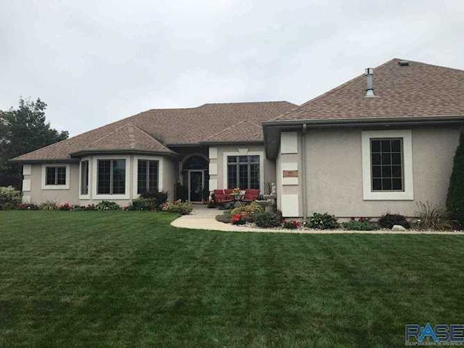 309 E Prairie Dr Lennox, SD 57039