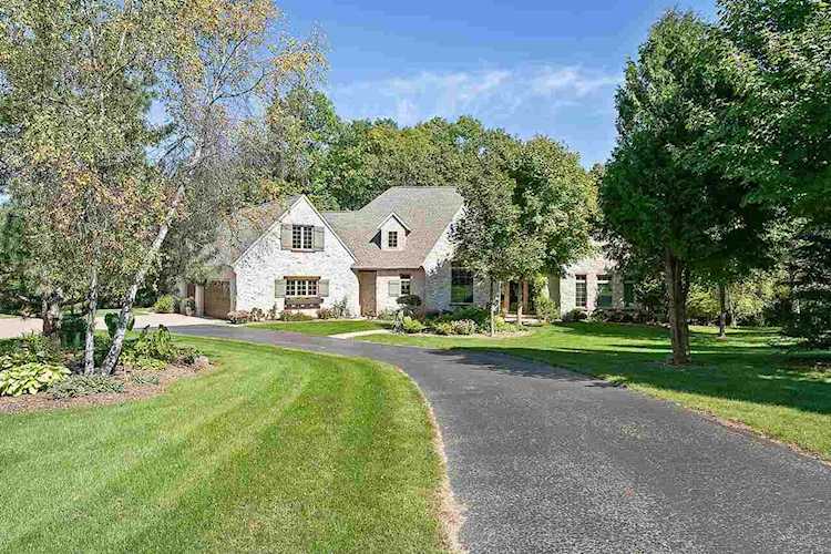 W2348 Valleywood Ln Appleton, WI 54915