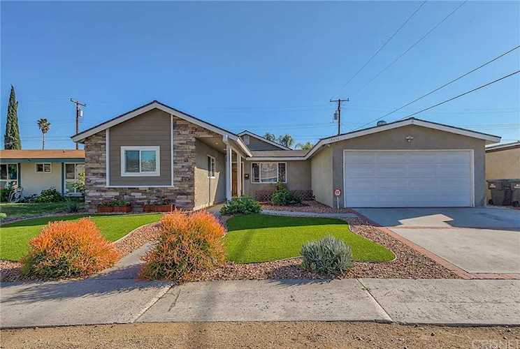 19336 Four Oaks Street, Canyon Country, CA 91351 | RubyHome Photo 1
