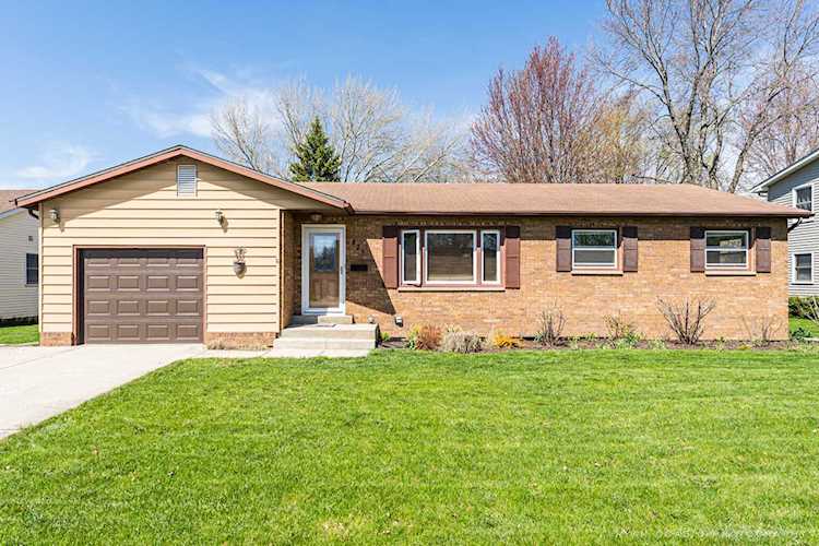 425 Karen Ave Dekalb, IL 60115