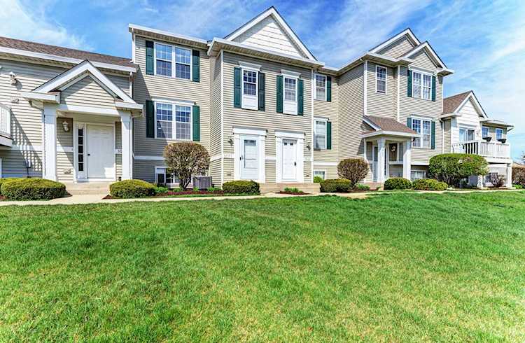 3071 Woodside Dr Joliet, IL 60431