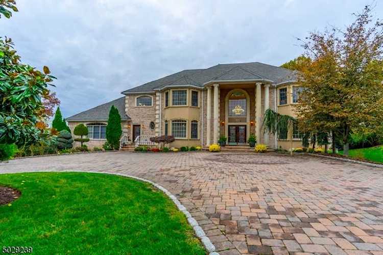 58 Burnet Hill Rd Livingston Twp., NJ 07039