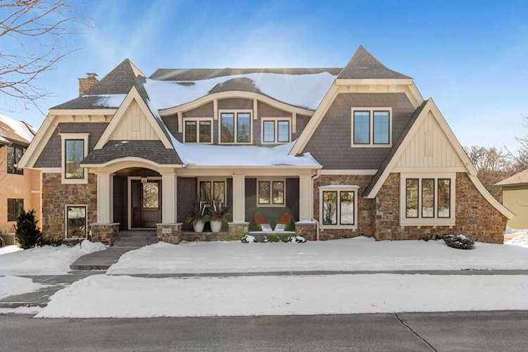 15735 Portico Drive Minnetonka, MN 55391