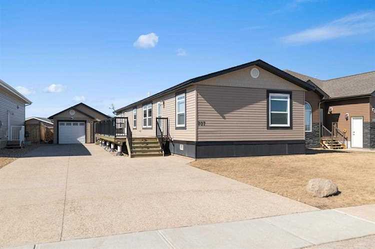 737 Beacon Hill Dr Fort Mcmurray, AB T9H 2P6