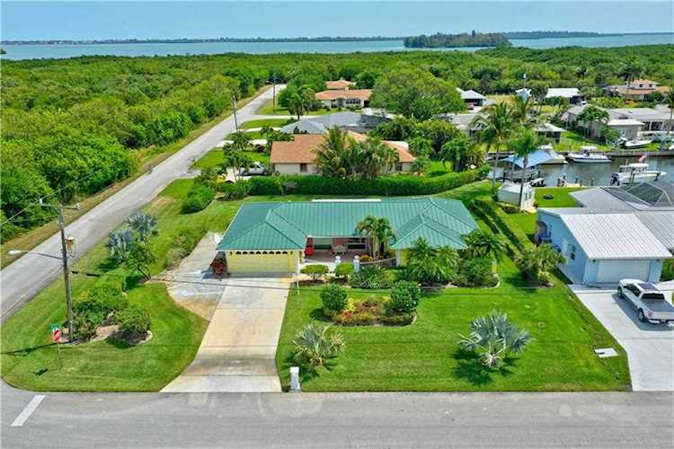 1904 SE 5th Ct Vero Beach, FL 32962