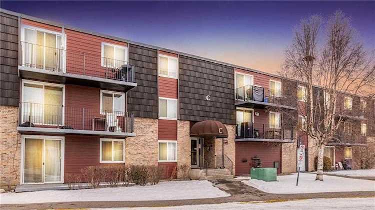 80 Galbraith Dr SW #17C Calgary, AB T3E 3H2