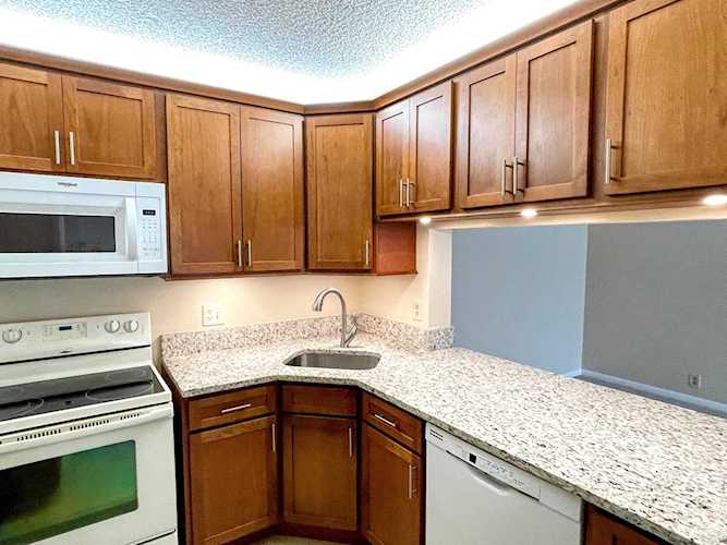 811 Sky Pine Way #C2 Green Acres, FL 33415