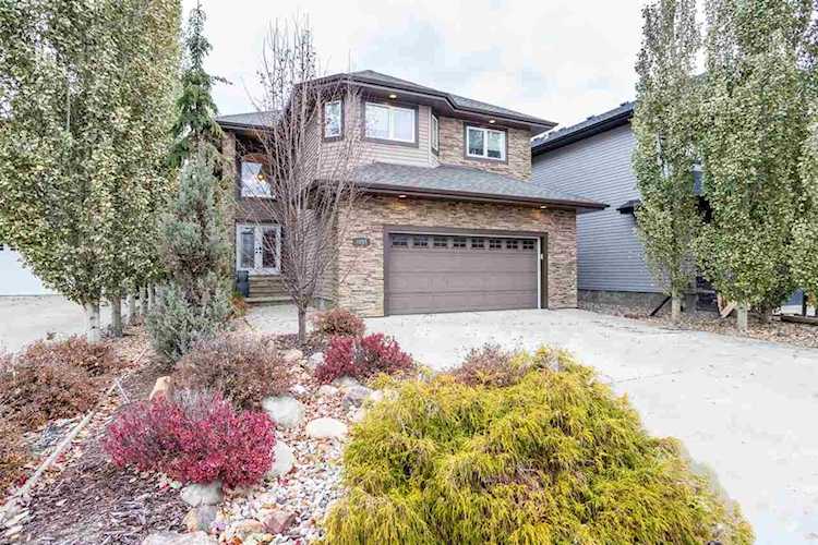 1011 Connelly Way Edmonton, AB T6W 0R5