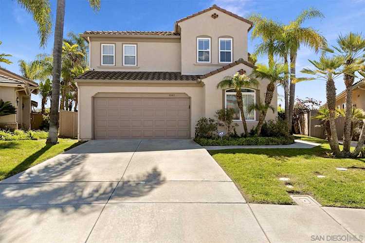 3095 Paseo Estribo Carlsbad, CA 92009