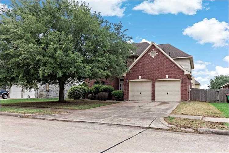 1018 Sapling Crest Ct Fresno, TX 77545