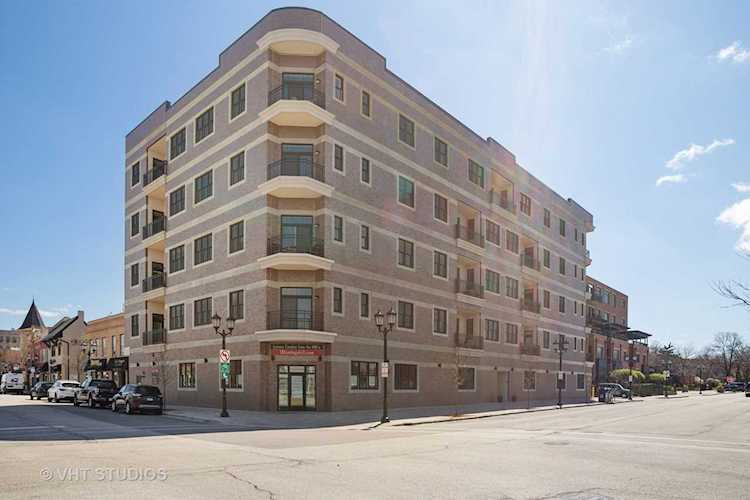 105 S Cottage Hill Ave #305 Elmhurst, IL 60126