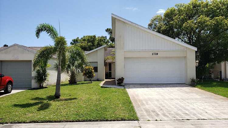 1739 Goldfinch Court Melbourne, FL 32935