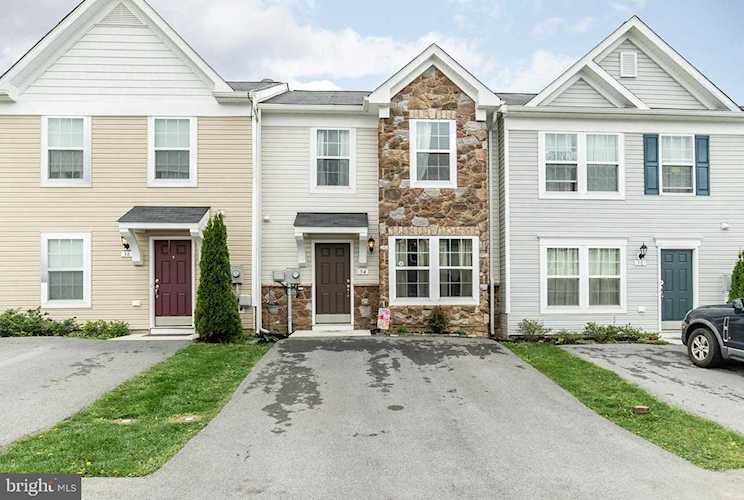 34 Fast View Martinsburg, WV 25404 | MLS ® WVBE185226 Photo 1