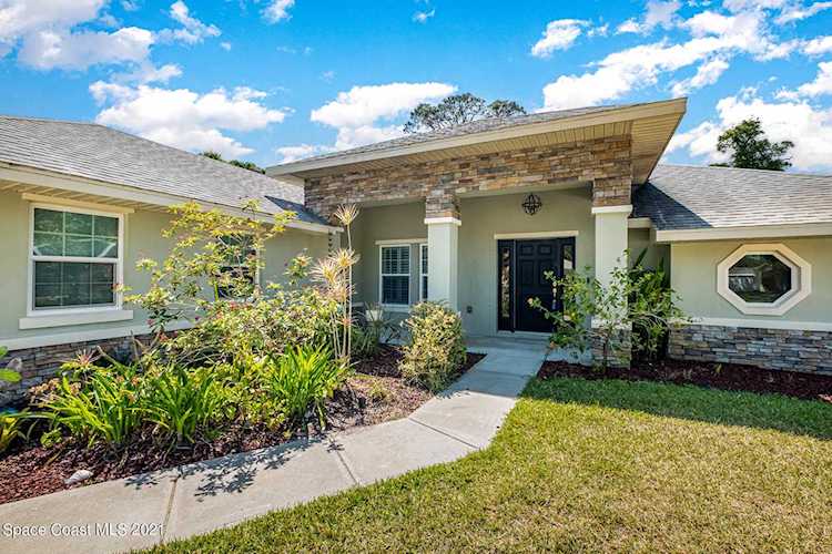 569 Conifer Street Melbourne, FL 32904
