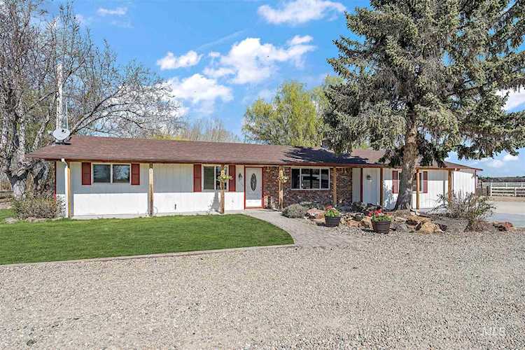 9704 HIGHWAY 44 Middleton, ID 83644