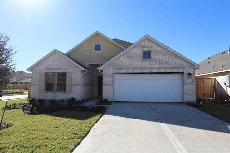 2631 Blue Abbott Dr Fresno, TX 77545