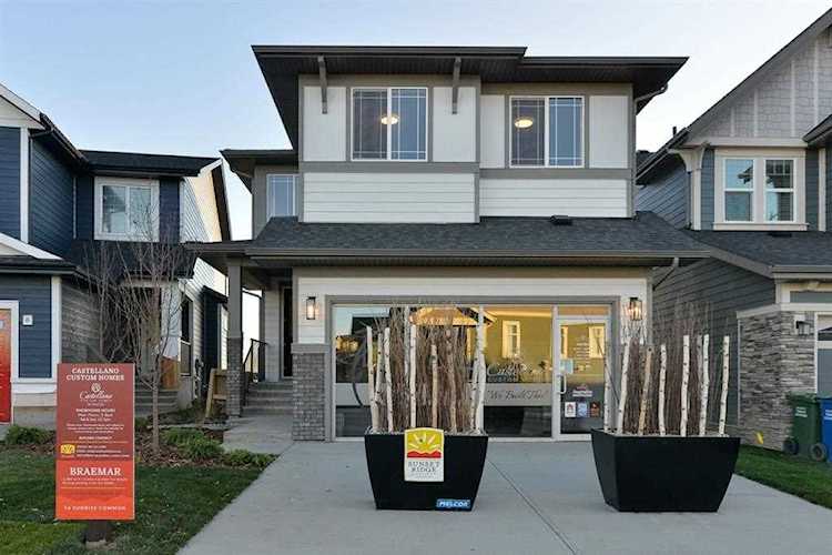 56 Sunrise Common Cochrane, AB T4C 2S2