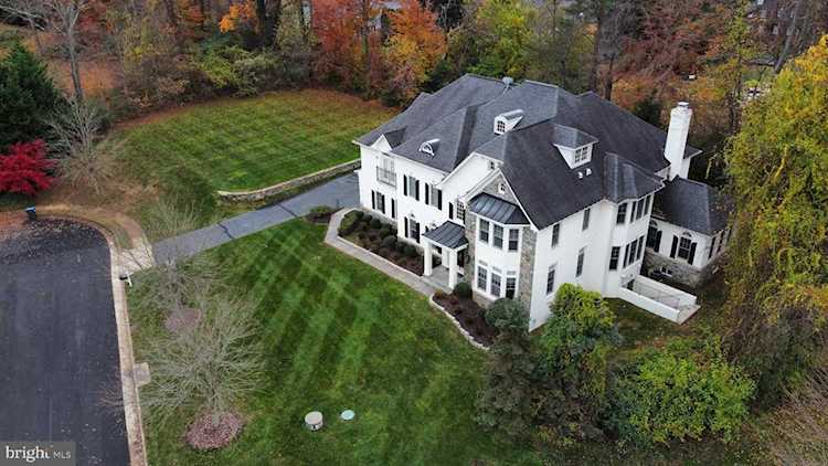 2956 Bonds Ridge Ct Oakton, VA 22124