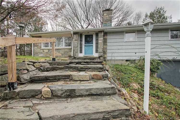 99 Glenvale Terrace Bridgeport, CT 06610