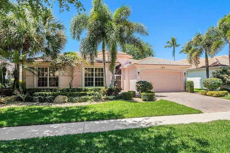 6913 Molakai Circle Boynton Beach, FL 33437