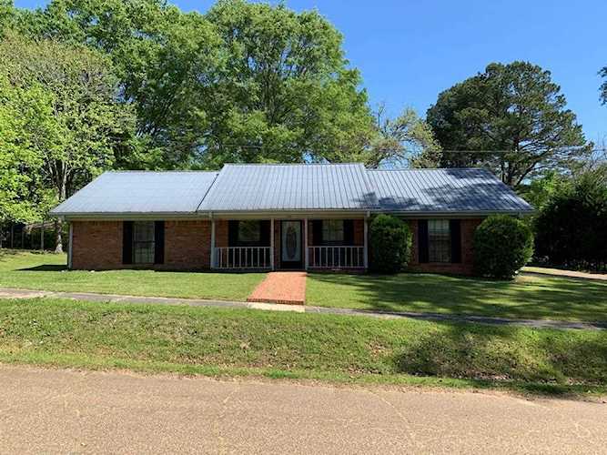 200 S Court St Water Valley, MS 38965