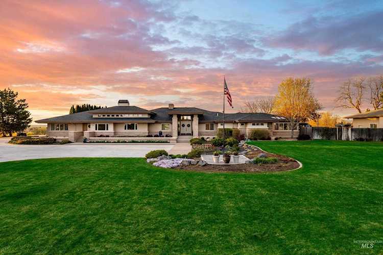 130 W River Heights Drive Meridian, ID 83646