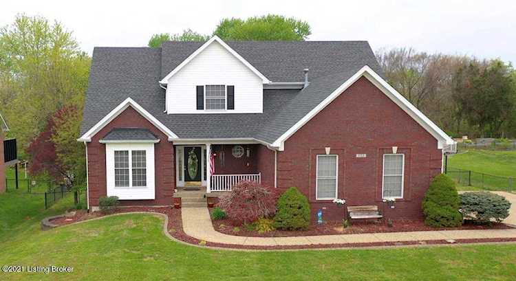 233 Cedar Place Dr Shepherdsville, KY 40165