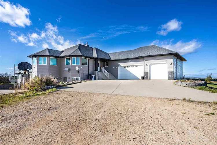 57226 Range Road 81 Rural Lac Ste. Anne County, AB T0E 1N0