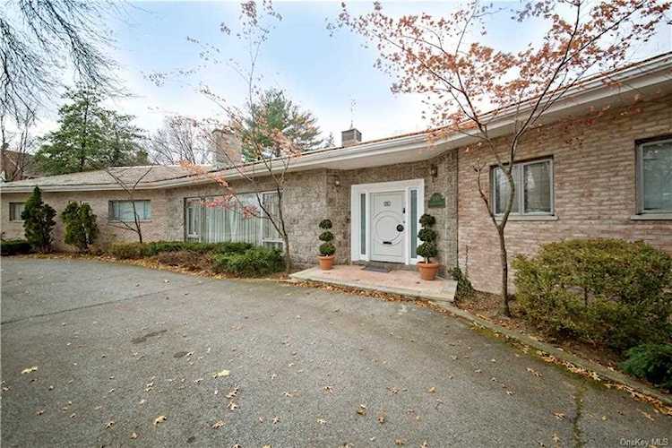 5245 Blackstone Avenue Bronx, NY 10471